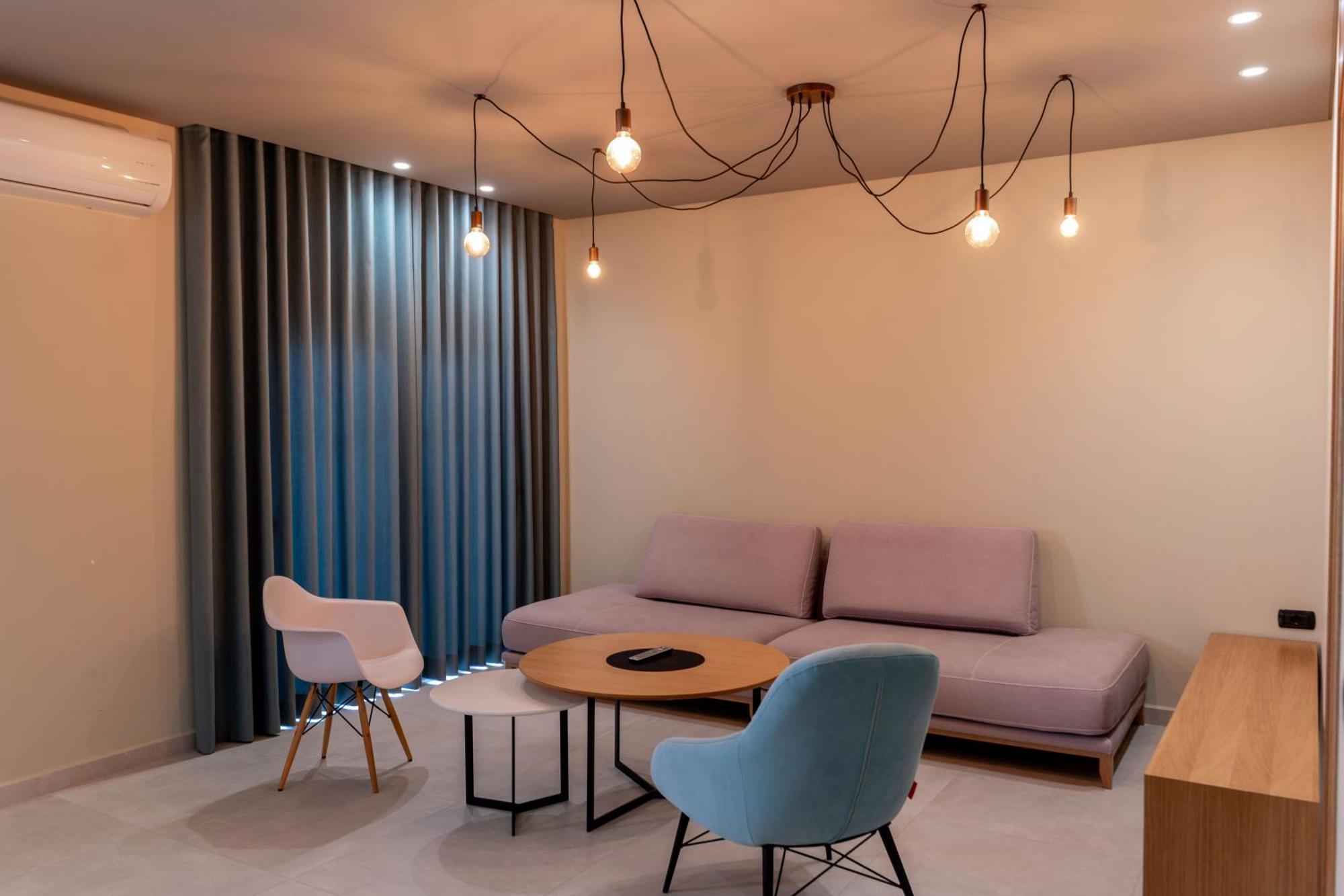 ساراندا Franklin Rooms المظهر الخارجي الصورة