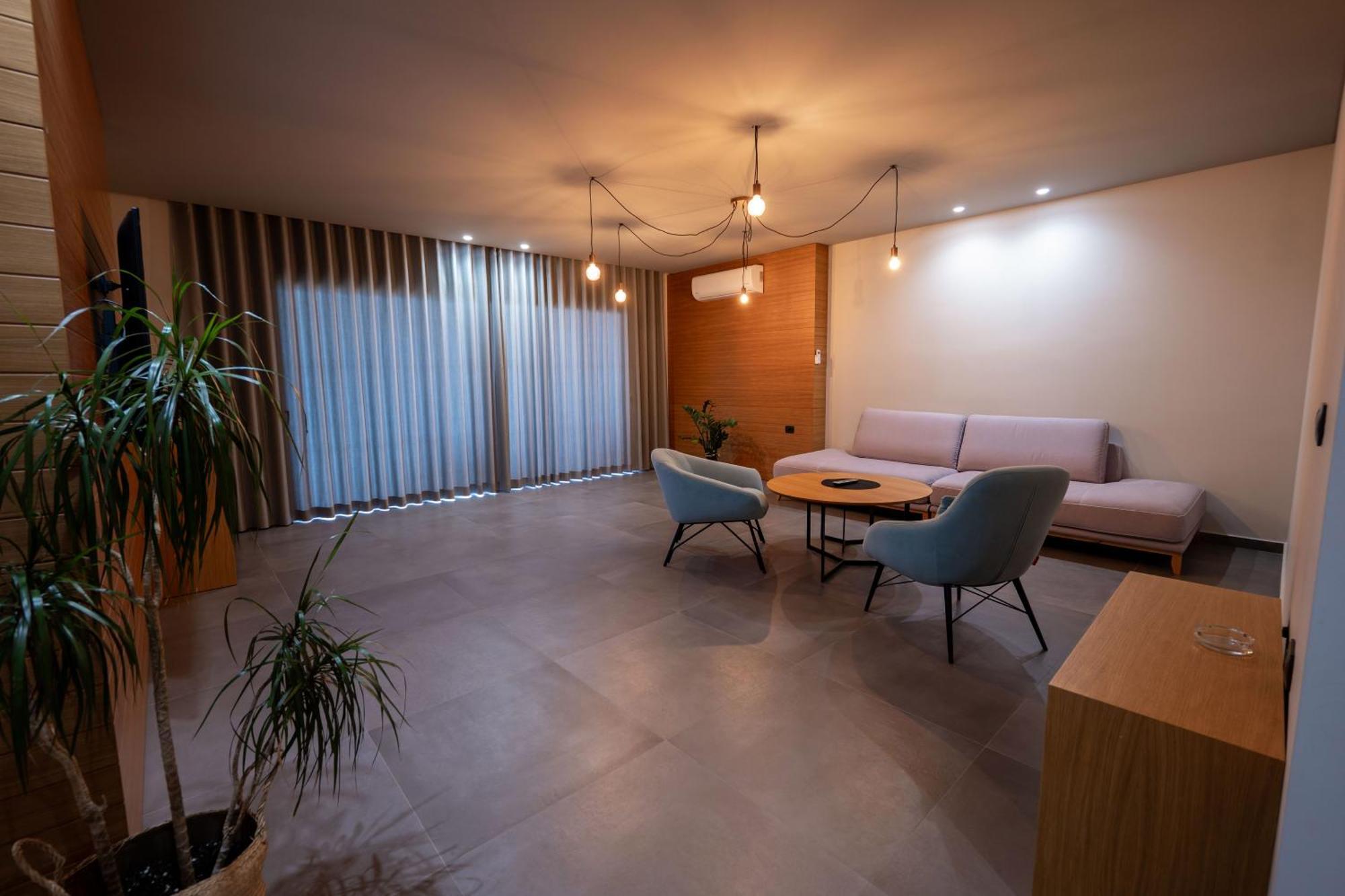 ساراندا Franklin Rooms المظهر الخارجي الصورة